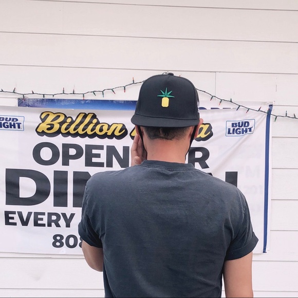 Snapback - Picture 6 of 8